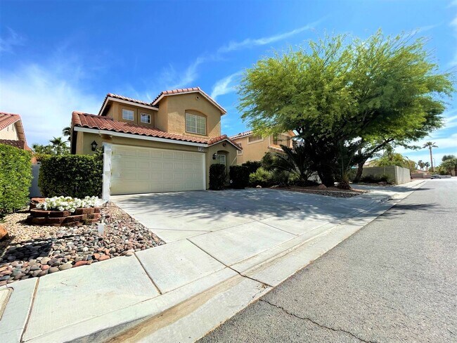 Photo - 736 Roddenberry Ave