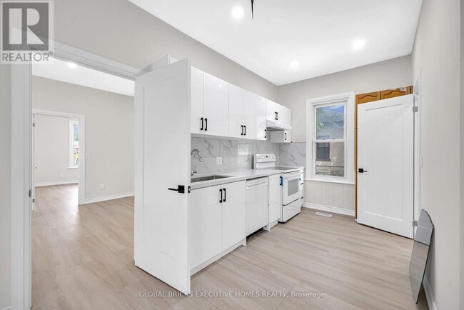 Photo - 108 Lindsay St S Unité B