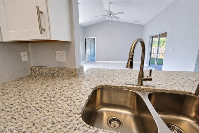 Photo - 3012 40th St SW