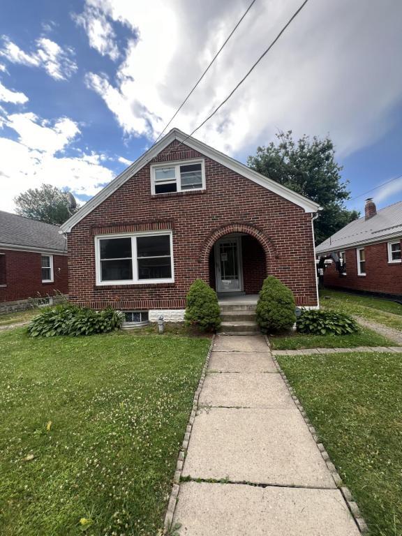 Photo - 233 E 33rd St