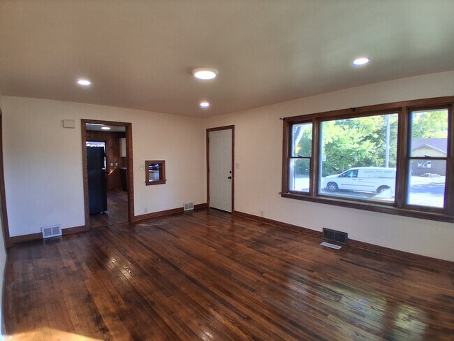 Photo - 108 N Webster St