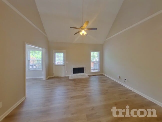 Photo - 559 Heartland Ln