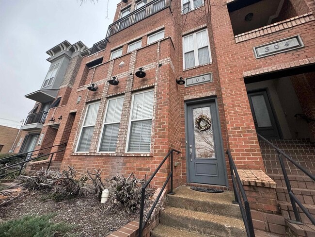 Photo - 70 W Carolina Ave