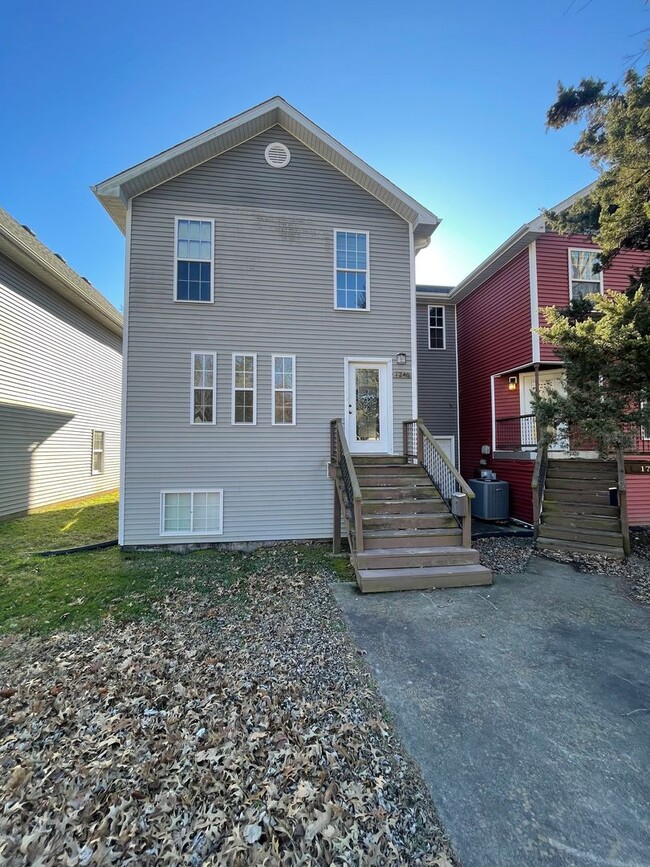 Building Photo - Pemiscot Town Homes Unit 1745