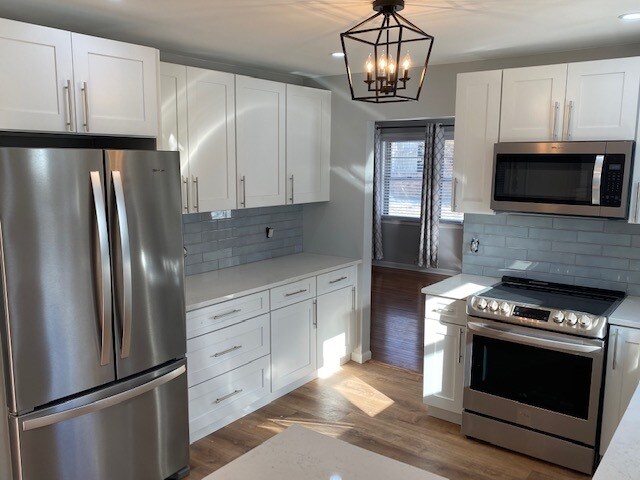 Kitchen - 625 Alwyne Rd