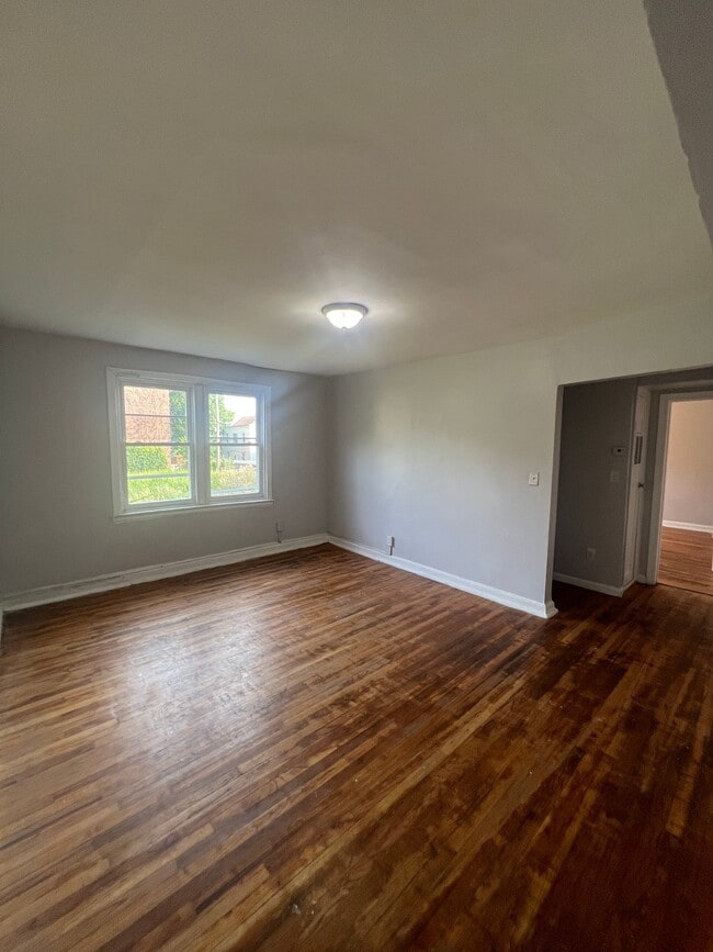 Building Photo - 163 Sunset Ave Unit 2