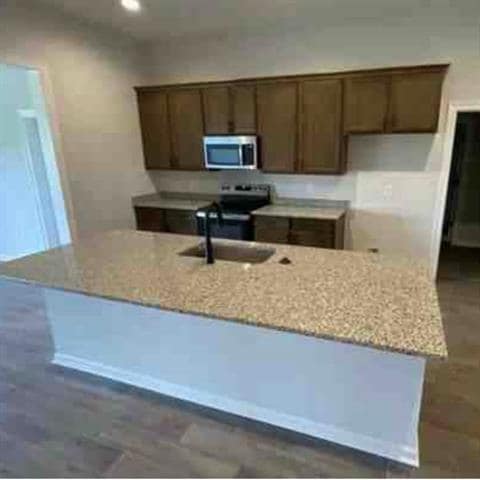 Photo - 190 Berkshire Pl