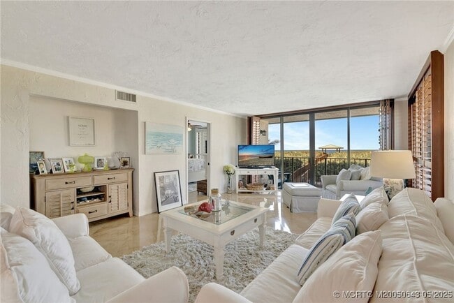 Building Photo - 10000 S Ocean Dr Unit 206