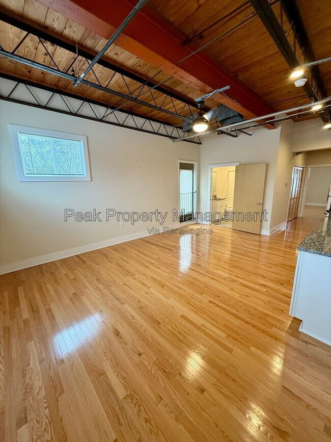 Photo - 2709 W Broad St Unidad 3