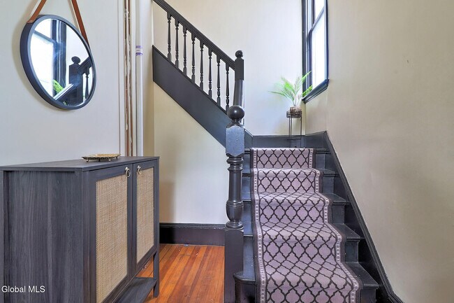 Photo - 28 Manning Blvd Apartamento Unidad 2