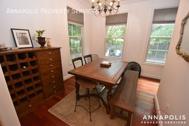Photo - 3294 Stepney St