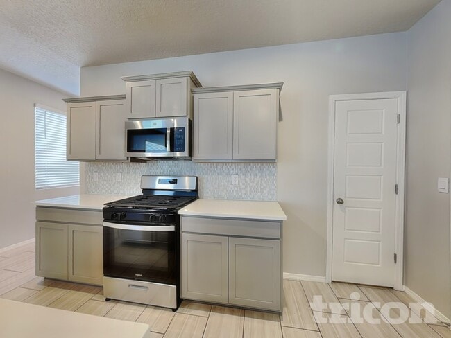 Photo - 4872 Blackburn Rd NE
