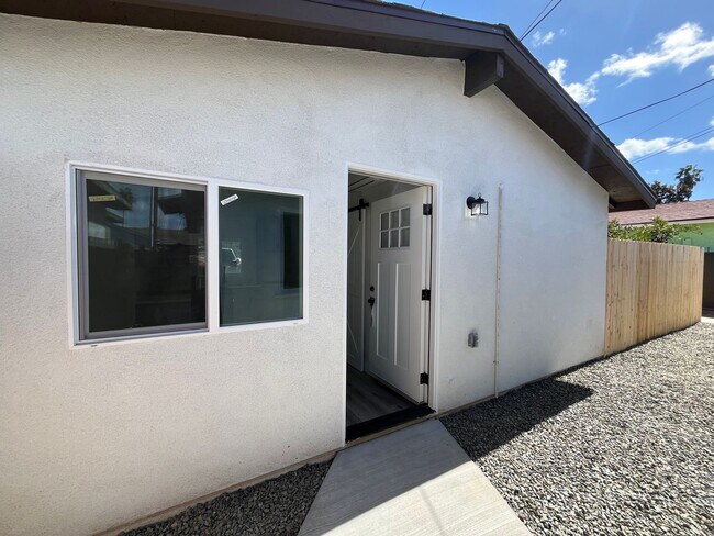 Newly Renovated Detached ADU - Newly Renovated Detached ADU House