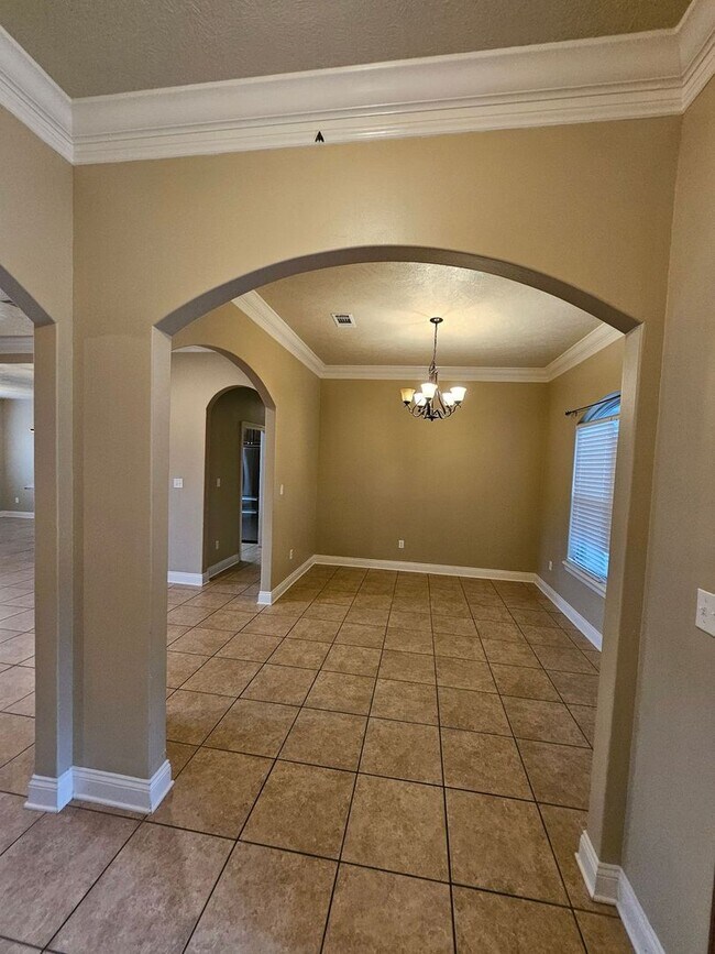 Photo - 516 Woodland Pkwy