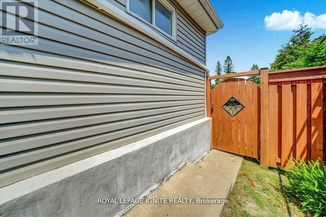 Photo - 1283 Townline Rd N