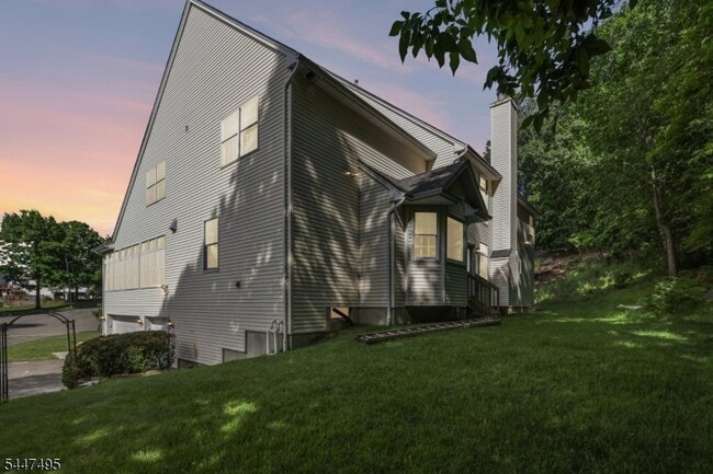 Photo - 8 Pring Ct
