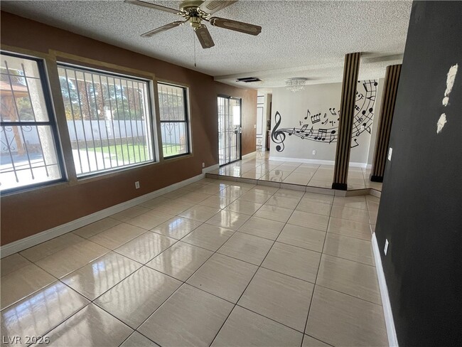 Photo - 2616 Camphor Tree St