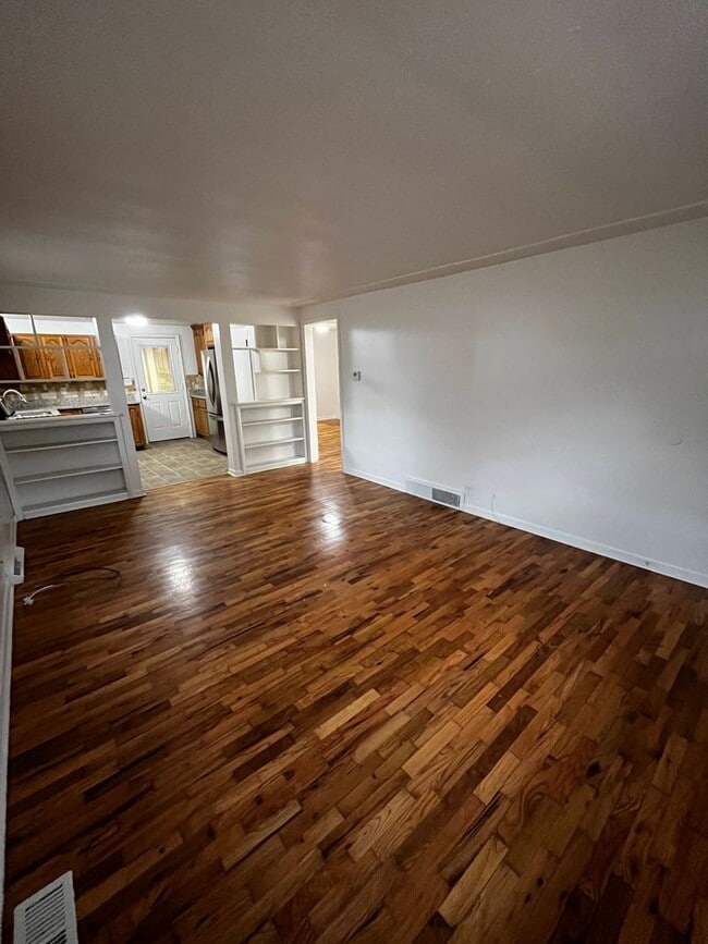 2Bedroom 1Bathroom Home Available Novemb... Rental House Rental in