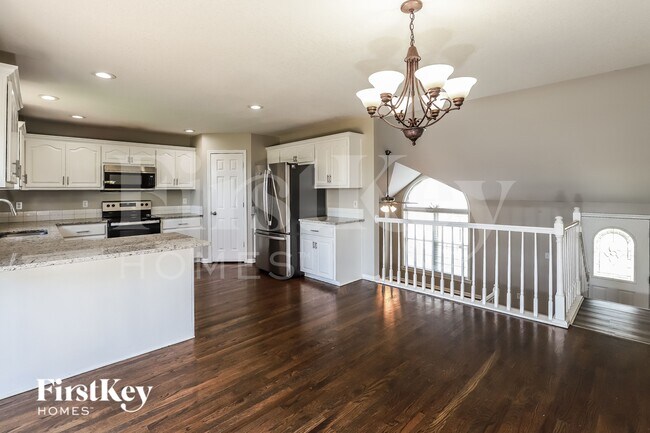 Photo - 904 E Madelyn Dr