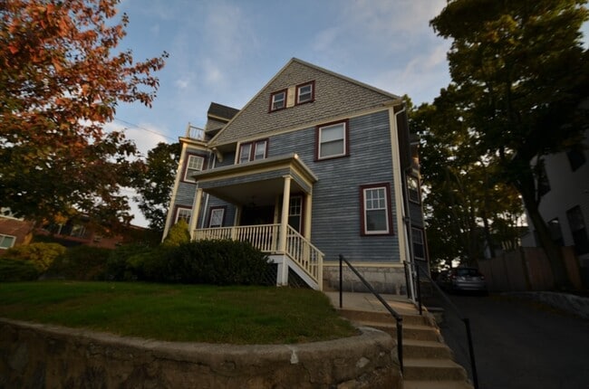 Building Photo - 14 E Wyoming Ave Unit 2