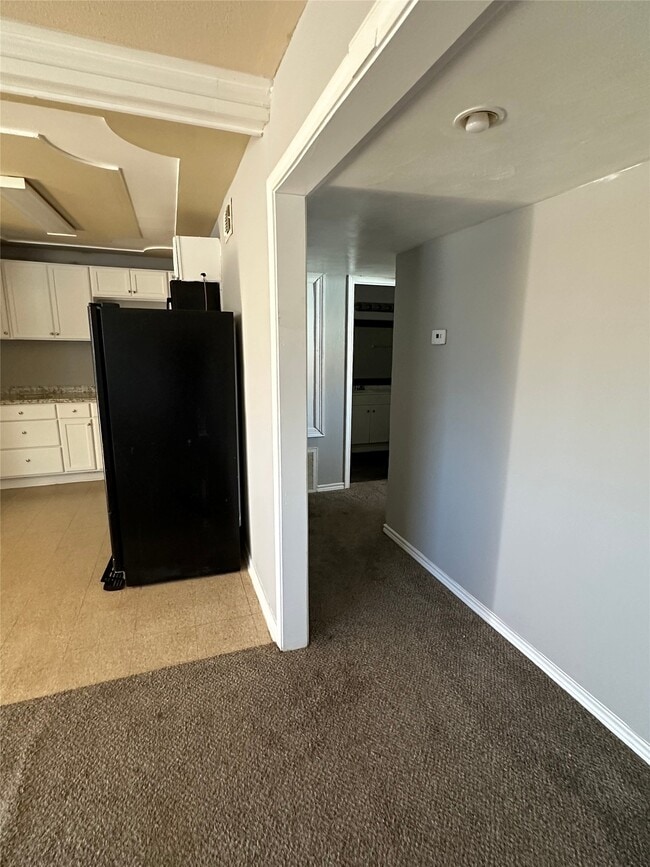 Building Photo - 516 Holiday Dr Unit 48