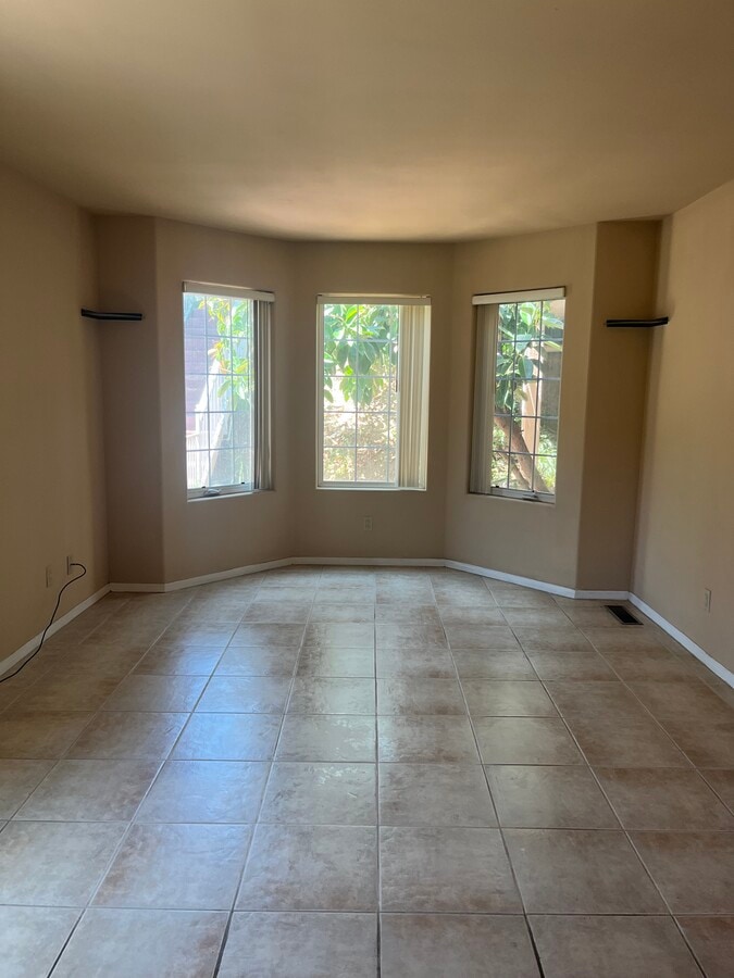 Living area - 204 Midbury Hill Rd Apartments