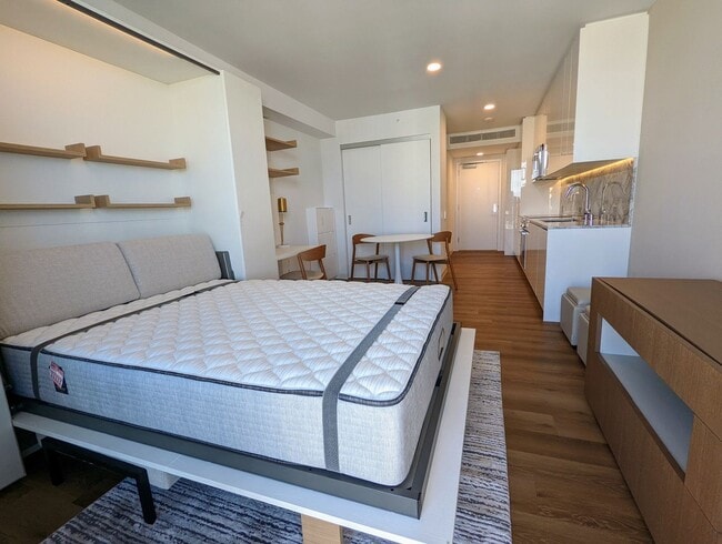 Photo - New Fully Furnished High Floor luxurious Studio with 1-Parking at 'A'ali'i Unit 3109