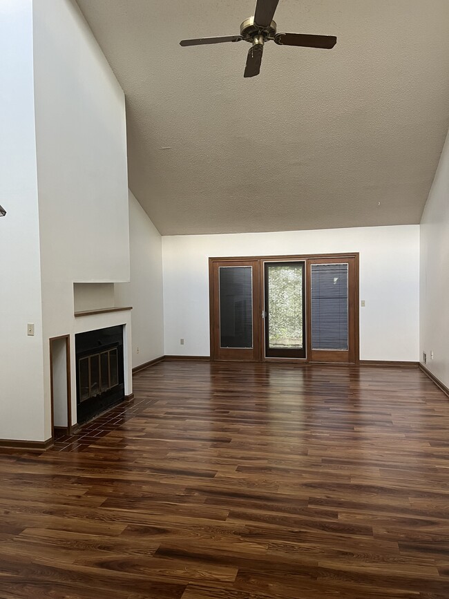 Photo - 2137 Versailles Village Pl