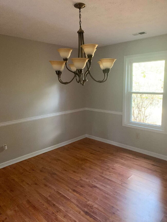 Photo - 8373 Brewer Rd