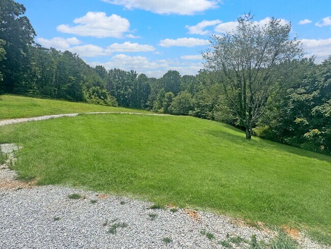 Private 2.5-Acre Mini Farm Near Lake Lanier | 3BR/2BA | Peaceful Country Living