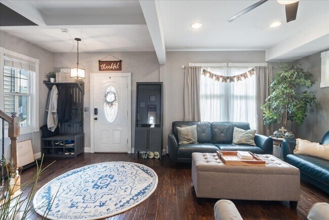 Photo - 252 Grace Ave