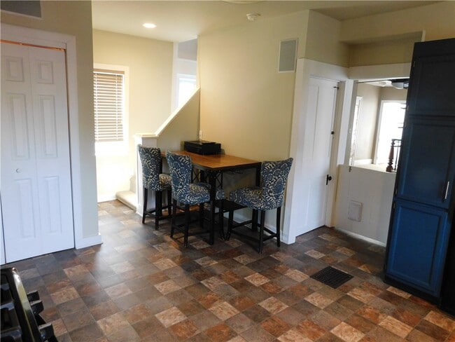 Photo - 321 N Main St