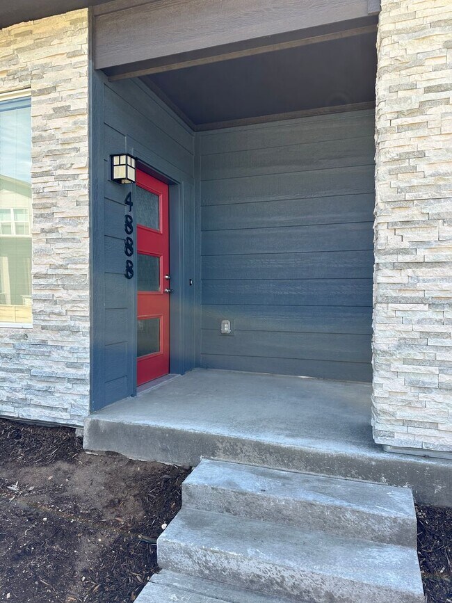 Photo - 4888 Denys Dr.