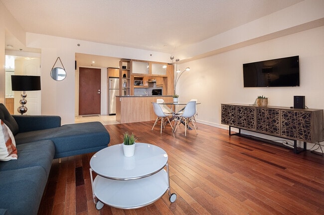 Building Photo - 3024 Rue Sainte-Émilie