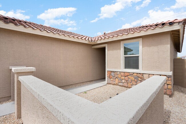 NOW AVAILABLE! - 6326 W Raymond St, Phoeni... - NOW AVAILABLE! - 6326 W Raymond St, Phoeni...