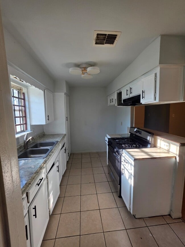 Photo - 2202 Winter Bay Ln