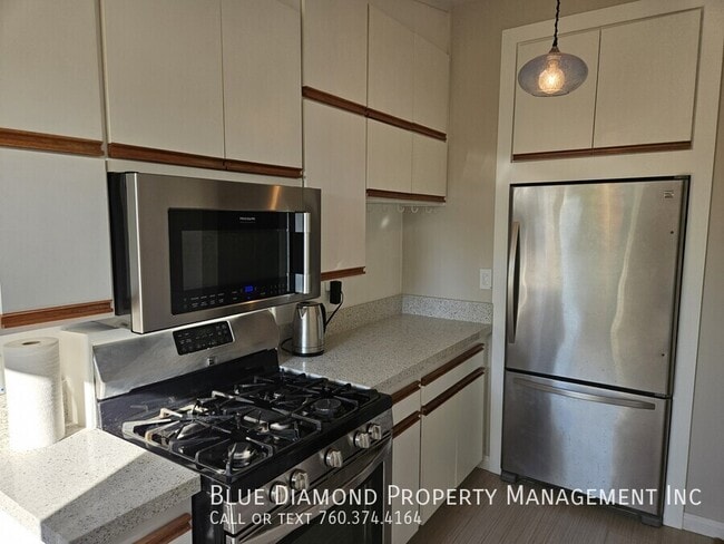 Building Photo - 259 Santa Clara Dr