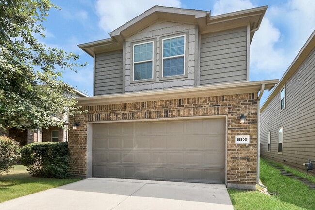 Building Photo - 15802 Sunny Stone Dr