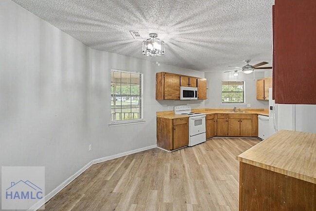 Photo - 21 Pinewood Ln