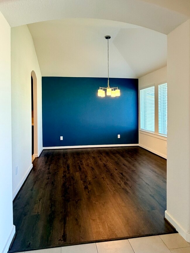 Photo - 6807 Bardsdale Ct