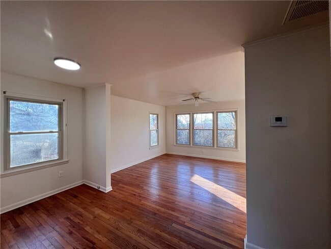 Photo - 921 E Rodgers Dr