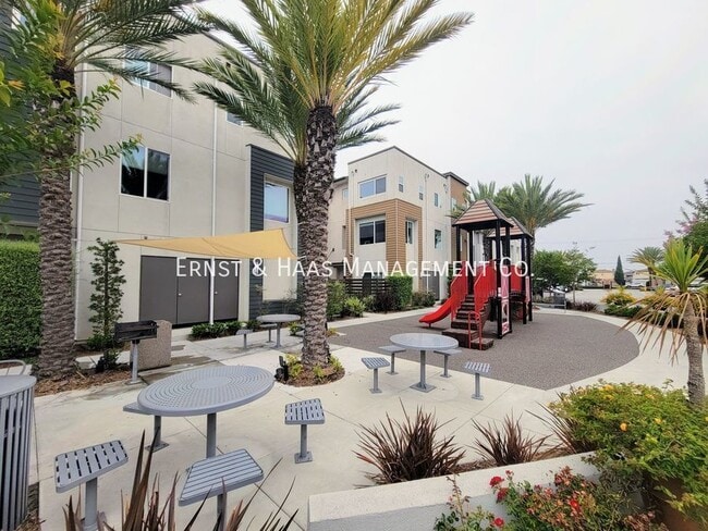 Photo - 14414 Strawberry Ln Unidad #4