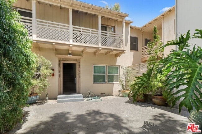 Building Photo - 9625 Charleville Blvd Rental