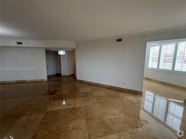 Building Photo - 626 Coral Wy Unit 604 Rental