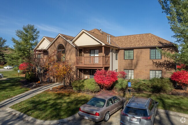Photo - The Courts of Country Lakes Condominiums