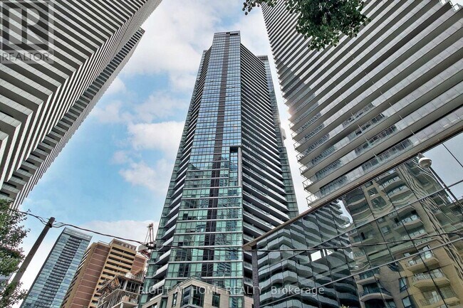 45 Charles St E Unit 2201