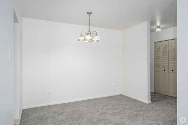 The Deluxe - 2BR, 1.5BA - 887SF - Dining Room
