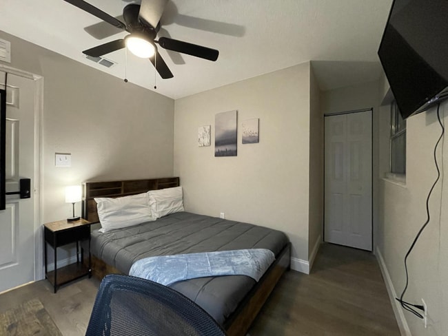 Photo - 804 N 5th St