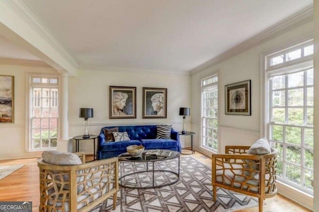 Photo - 704 Longleaf Dr NE