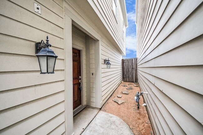 Photo - 2941 Clinton Dr